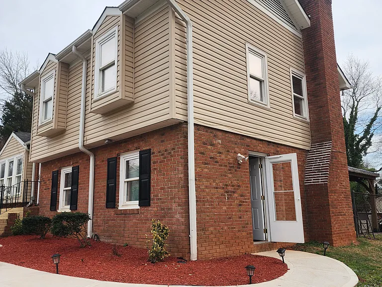 301 Red Roan Pl — Photo 52