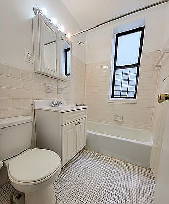 5th image of 944 Bronx Park S #5B