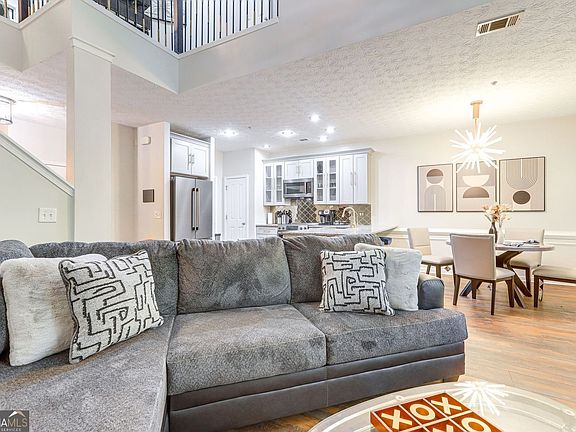 3rd image of 3840 Augustine Pl