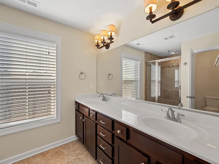 4629 Lee Ave — Photo 16