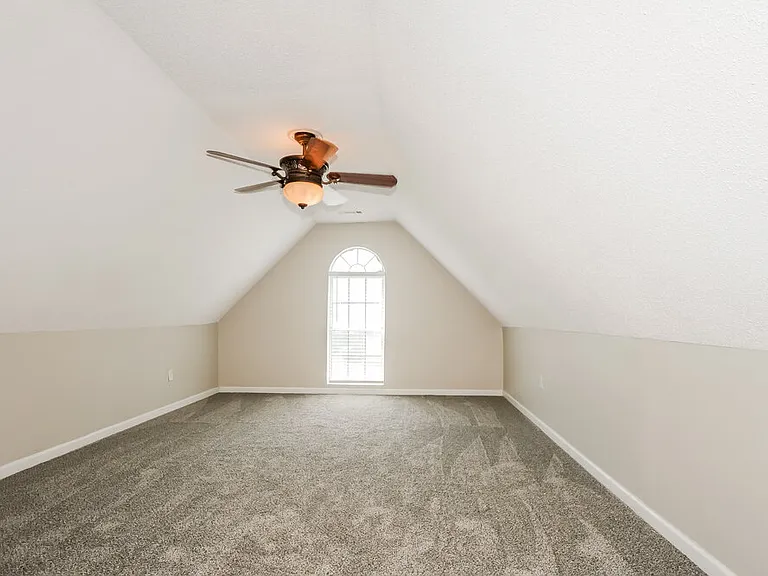 6076 Armistead St — Photo 15