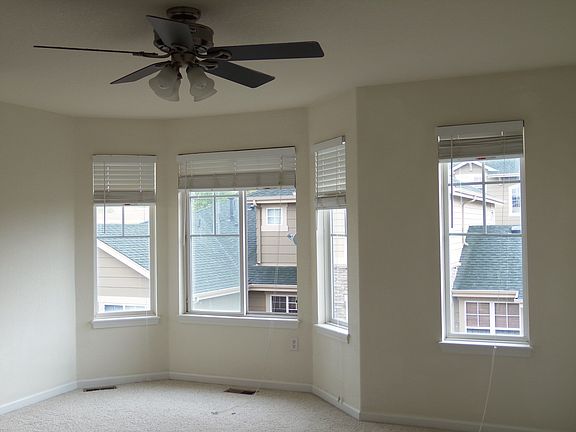 Master Suite w/ Bay Window