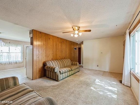 5th image of 1705 Wood St