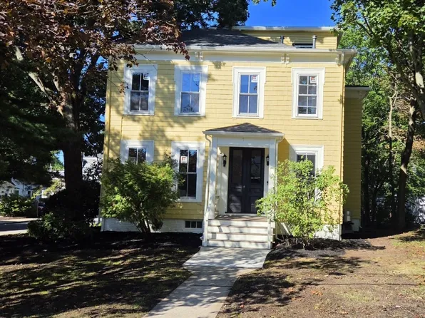 36 Mystic St, Medford, MA 02155