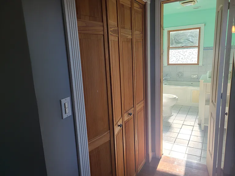 702 Sterling St — Photo 3