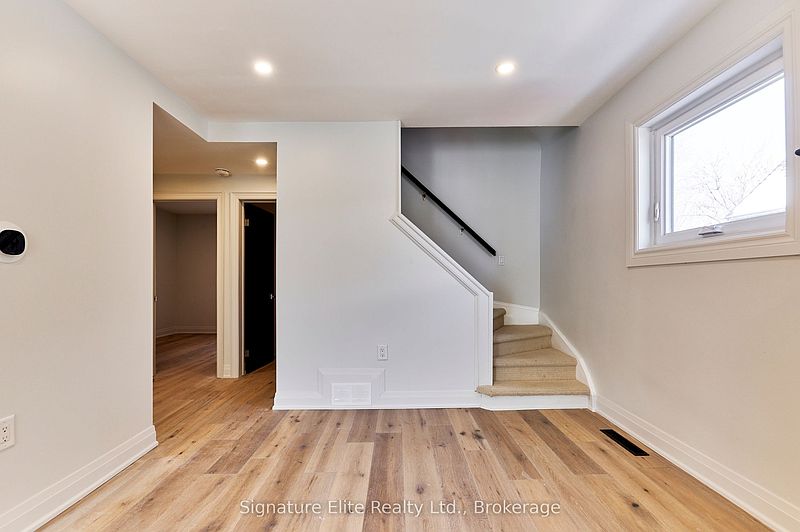Toronto House for rent - 4 Bedrooms — photo 12