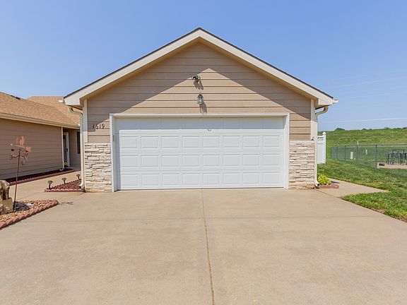 2nd image of 1619 Kaci Cir