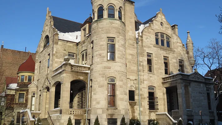 Rented by Bohemia Realty Group | media 12