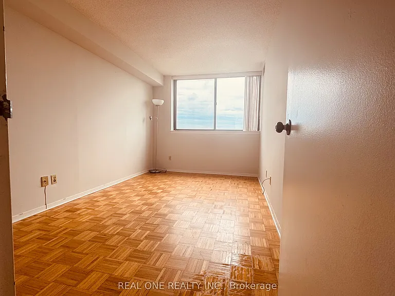75 Bamburgh Cir #1723 — Photo 5