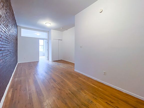 4th image of 215 E 5th St APT 10