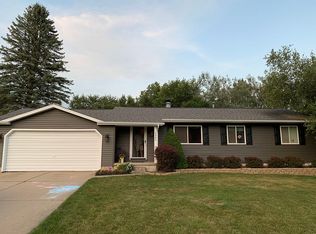 2560 Lanier Dr, Lansing, MI 48911