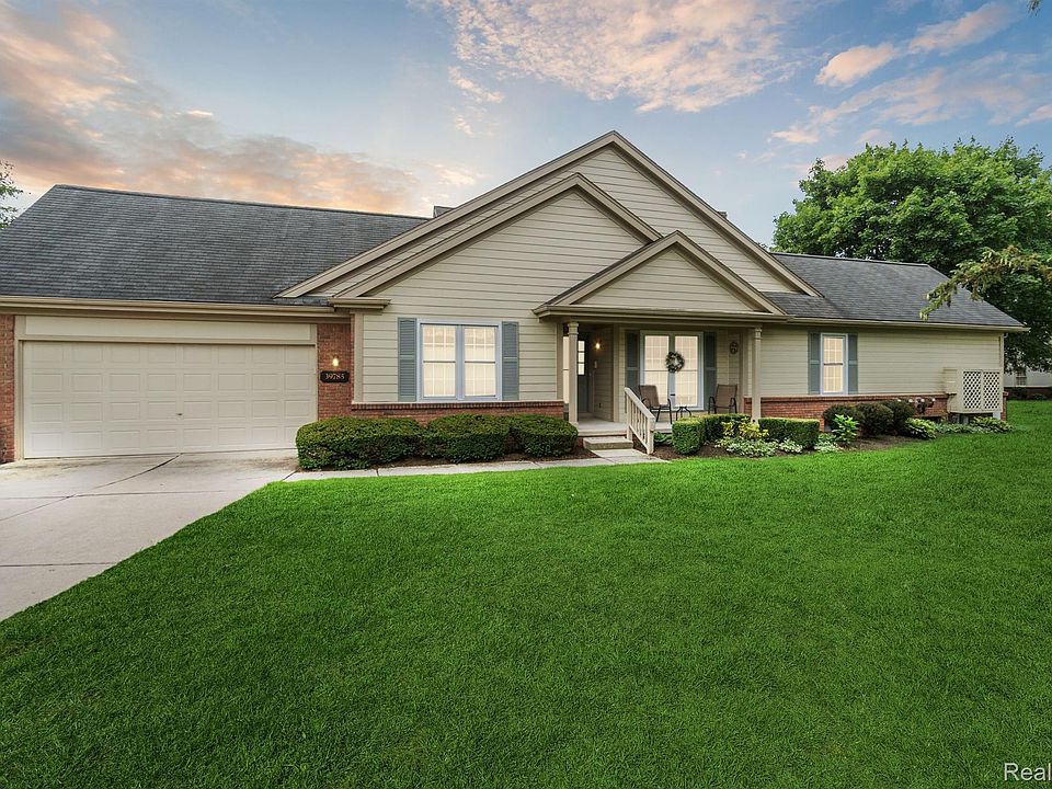 1st image of 39785 Glenview Ct