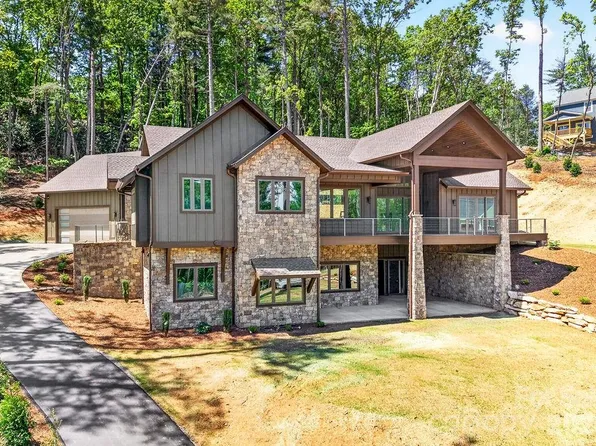 246 Northview Dr, Hendersonville, NC 28791