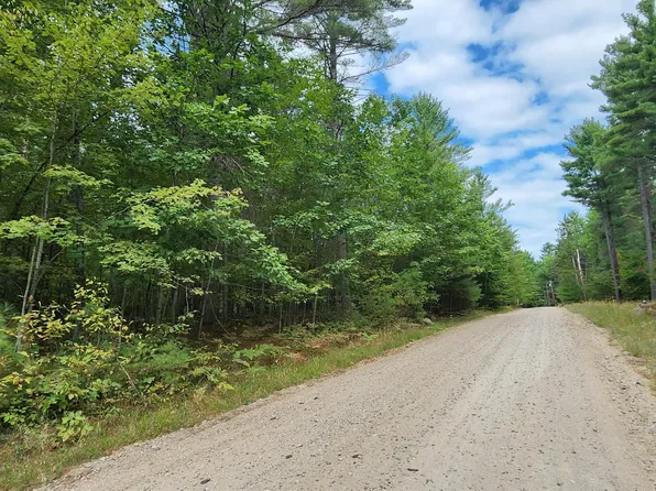 130 Cottontail Ln, Jay, NY 12941