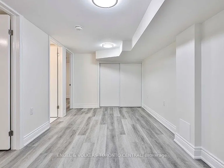 51B Fernwood Park Ave — Photo 15