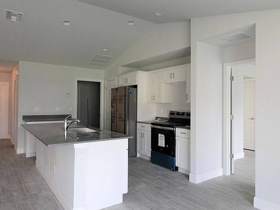 4th image of 3367 Ludlow Street