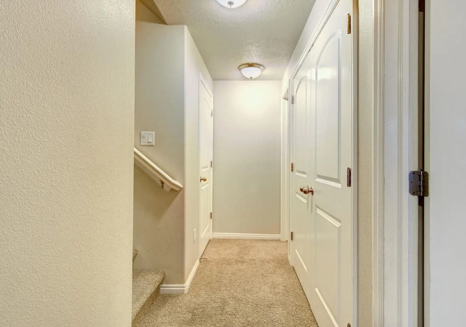 Move-In Discount 5 Bedrooms, 3.5 Bathrooms with a Two Car Garage at the north end of town. — Photo 2