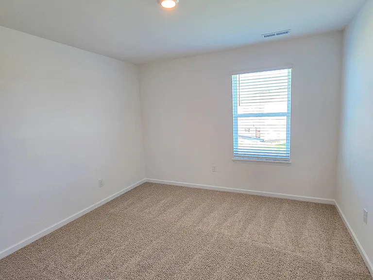 877 Bullhorn Dr — Photo 33