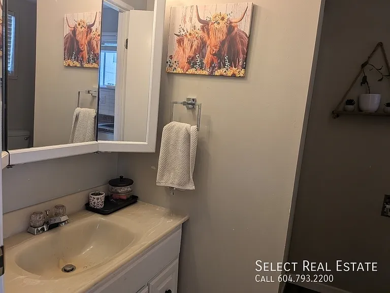 9170 Coote St #B — Photo 12