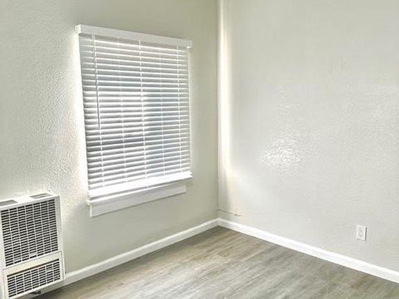 3rd image of 5606 S Figueroa St APT 13