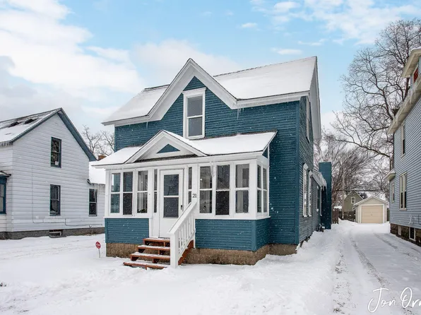 21 E 16th St, Holland, MI 49423