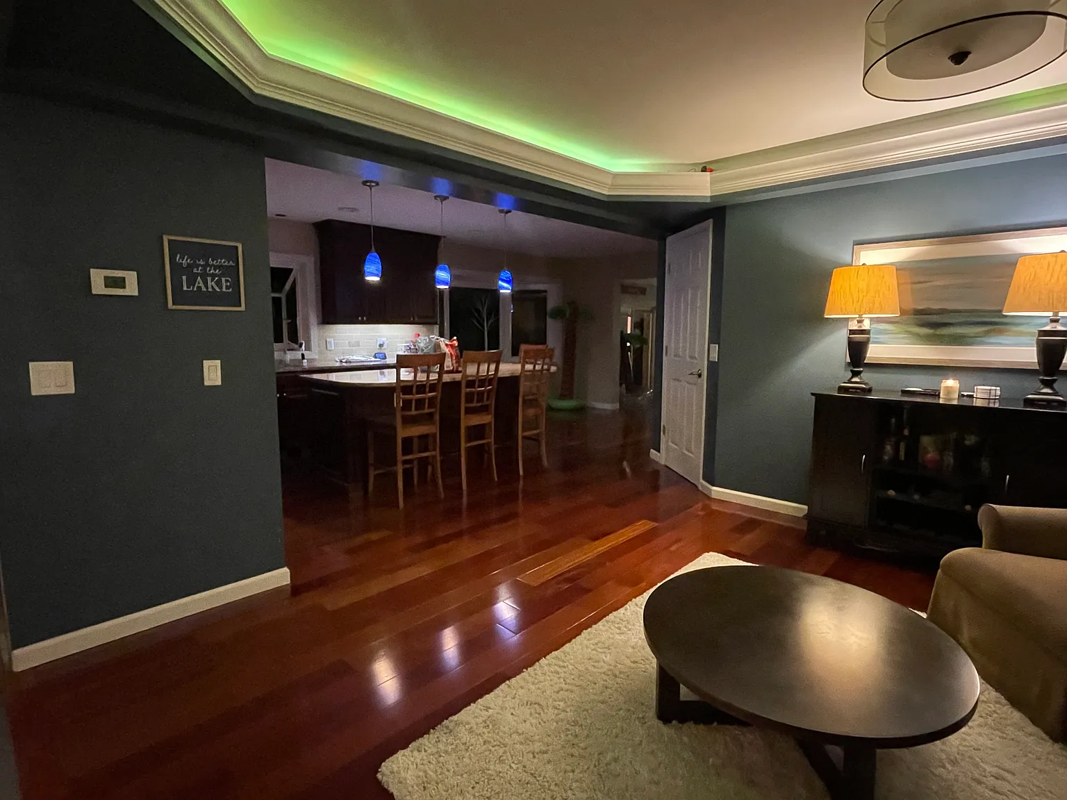 4 bed, 2.5 bath, 2800 sqft, $3,800 — Photo 2