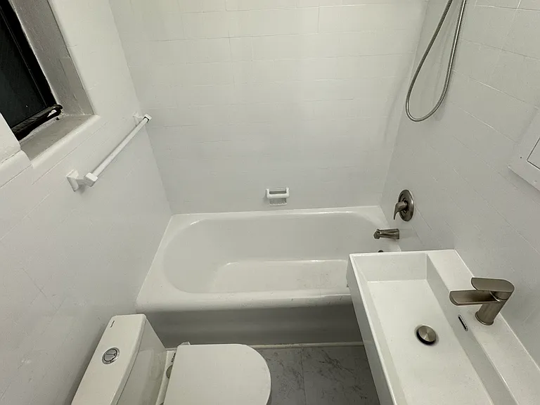948 Court St #401 — Photo 14