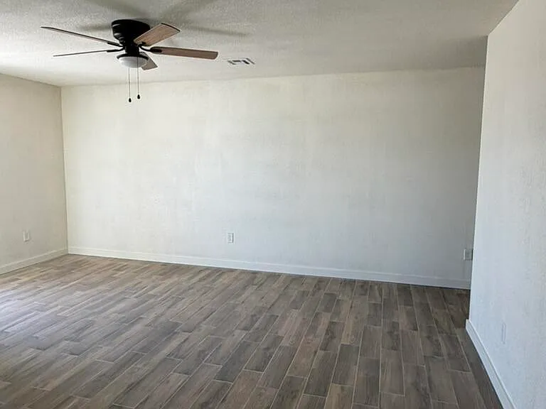 309 Mora Ln #B — Photo 10