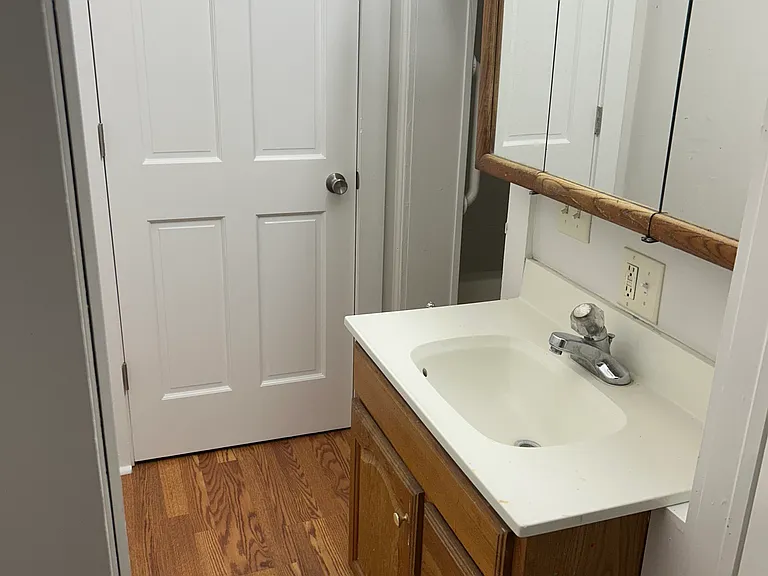 504 Powell St — Photo 10