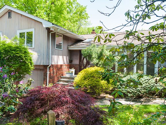 2nd image of 457 Greenway Dr