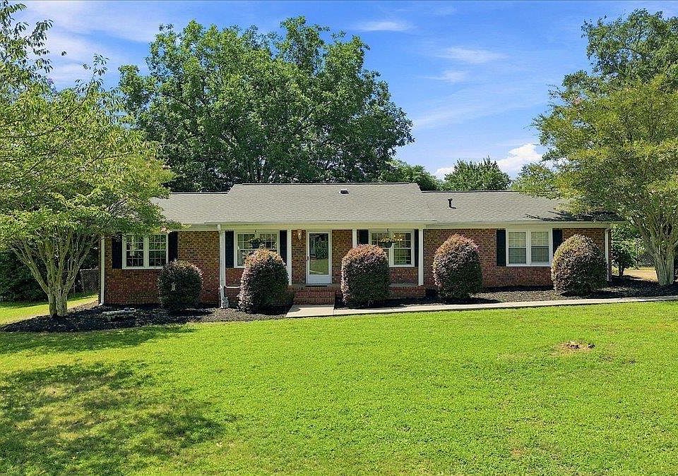 1st image of 109 Griffin Cir