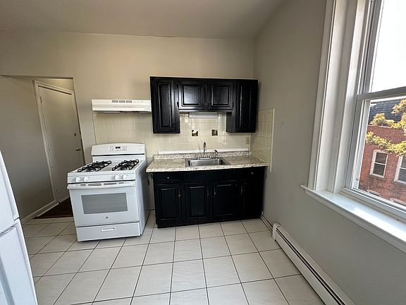 2nd image of 191 Wooster St #D33