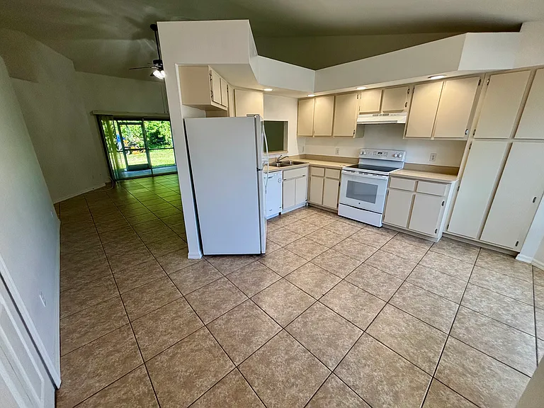 902 Cape Coral Pkwy W #906 — Photo 3