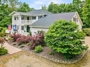 2760 307th St, Montrose, IA 52639