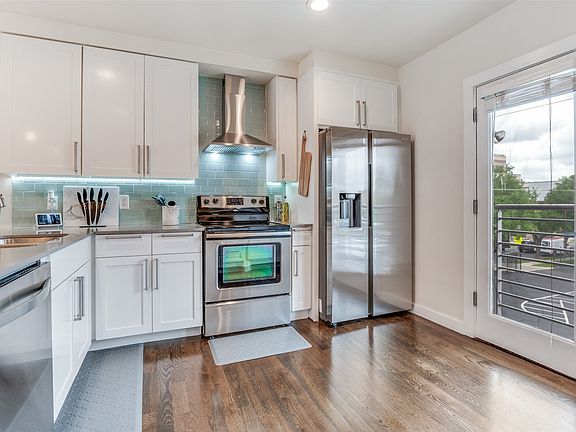 5th image of 3922 Gilbert Ave APT 214