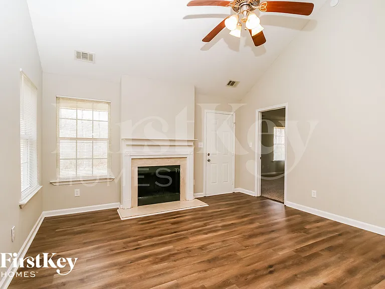 115 Kendall Ln — Photo 5