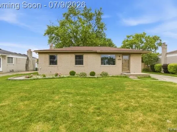 4950 Windham Dr, Sterling Heights, MI 48310