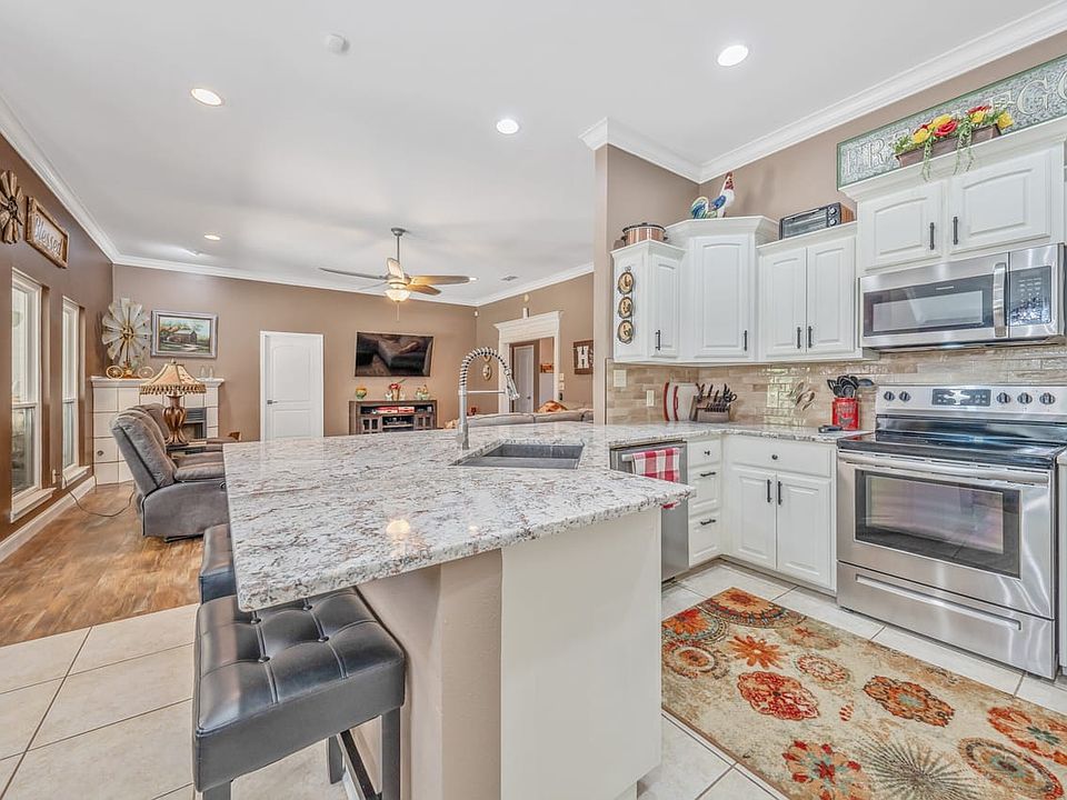2nd image of 21105 Altuda Ln