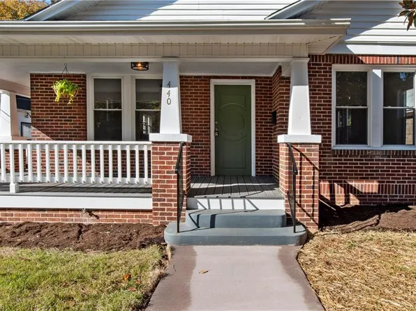 440 Granville Dr, Winston Salem, NC 27101
