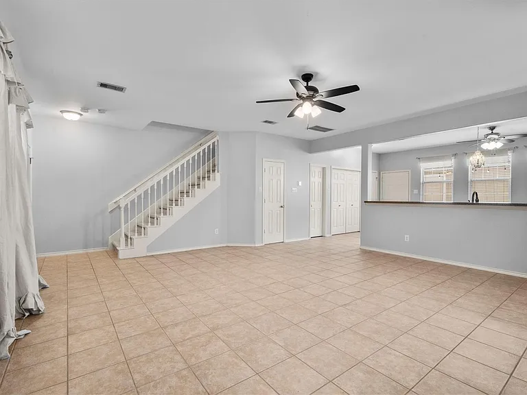2131 Kemah Village Dr — Photo 11