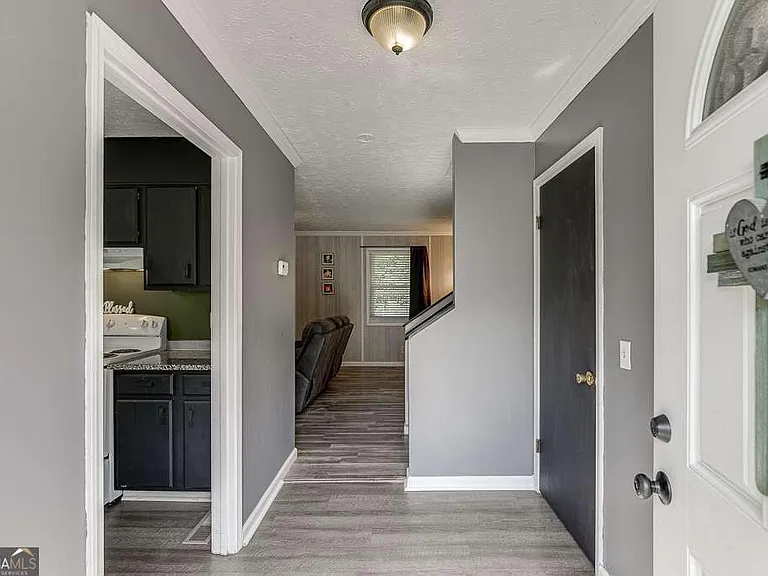 2193 Kings Forest Dr SE — Photo 2