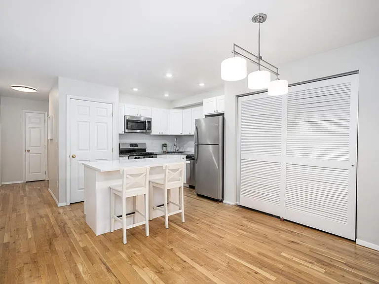 83 Madison St #3 — Photo 4