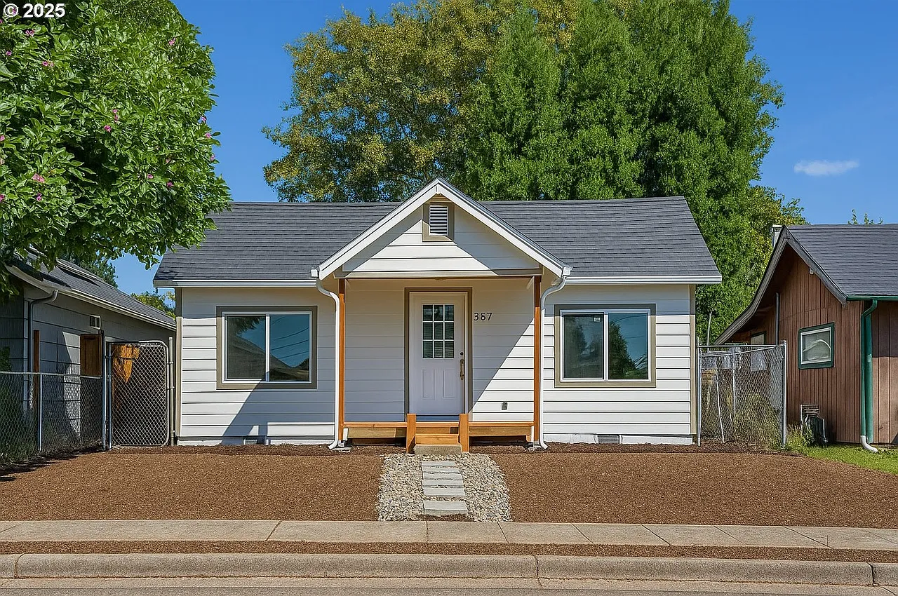 2 bed, 820 sqft, $1,649 — Photo 3