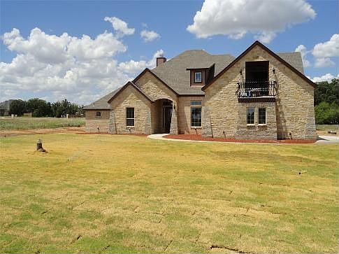 1st image of 205 Oakwood Creek Ct