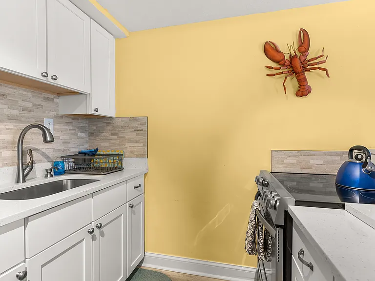 268 Northern Blvd — Photo 14
