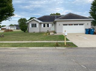 748 N Madison Ave, Bradley, IL 60915