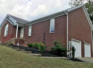 4005 Saratoga Woods Dr, Louisville, KY 40299