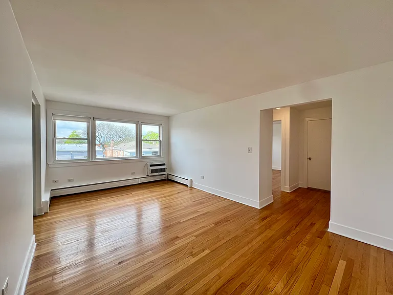 6540 N Damen Ave #2S — Photo 2