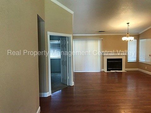 5th image of 2949 S Rose Brook Dr