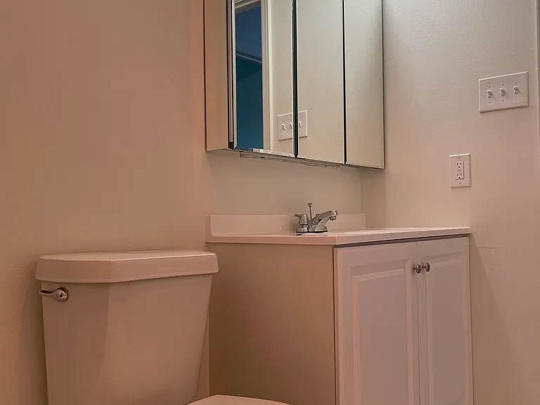 872 Arlington Ave #12 — Photo 17